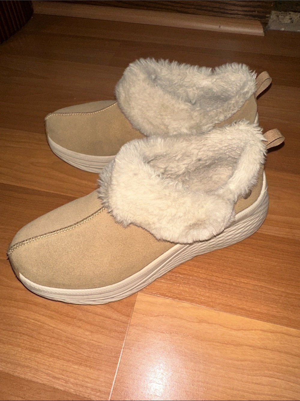 Skechers Women's Slip-On Slippers in Tan with Cream Faux Fur Lining